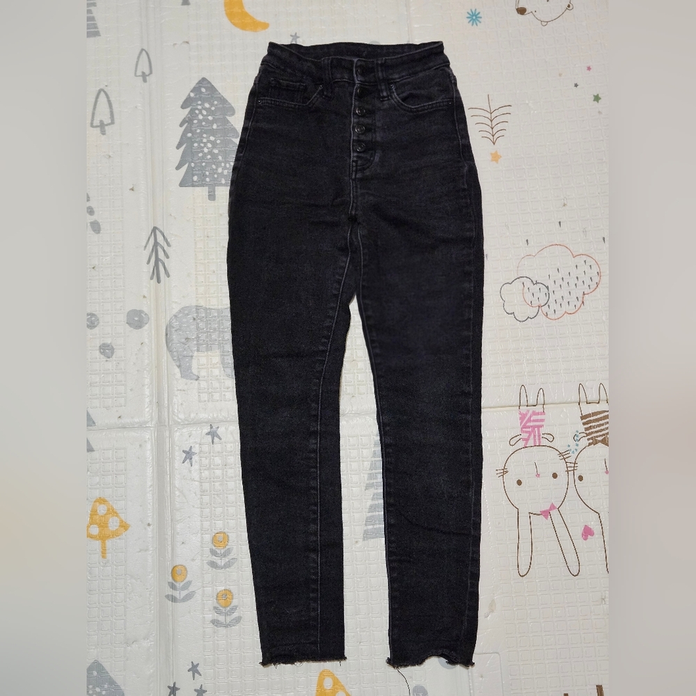 High-Waisted Black Skinny Jeans